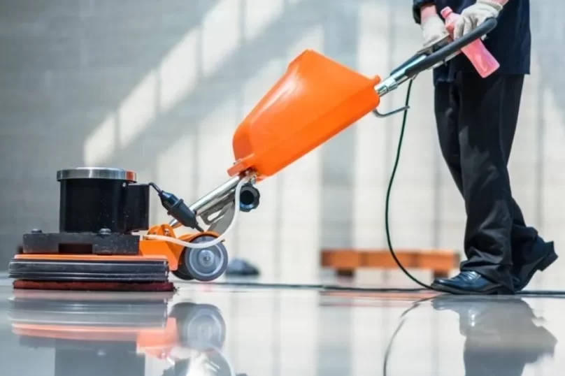 INDUSTRIAL & RETAIL CLEANING